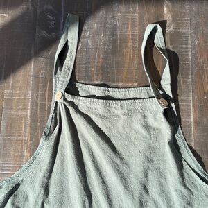 Green linen overalls. Size XL.